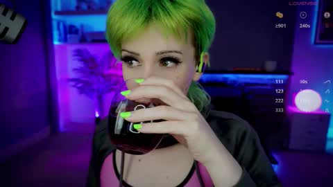 Snapshot of katie_cutie_ts chatting on 24, 10, 2025 Katie online show from 24, 10, 2025