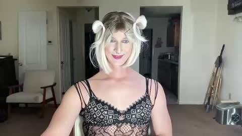 katiebabykitty online show from 20, 4, 2026