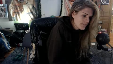 Snapshot of katiecutie_5 chatting on 9, 4, 2026 Katie online show from 9, 4, 2026