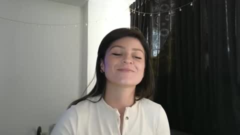 Snapshot of katlopez19 chatting on 12, 3, 2025 katalina online show from 12, 3, 2025