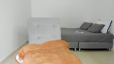 Follow me on instagram and twitter as correaktnees online show from 7, 1, 2025