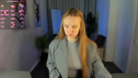 Snapshot of katrina_bail chatting on 4, 4, 2026 Katrina Bail online show from 4, 4, 2026