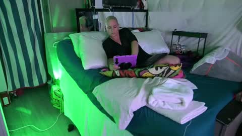 Snapshot of katycouple69 chatting on 8, 3, 2026 katycouple69 online show from 8, 3, 2026