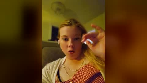 Snapshot of kawaiibelle chatting on 10, 8, 2026 KawaiiBelle online show from 10, 8, 2026
