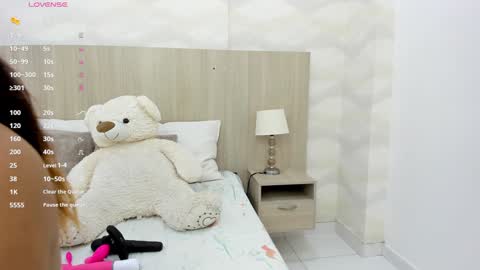   online show from 28, 1, 2025