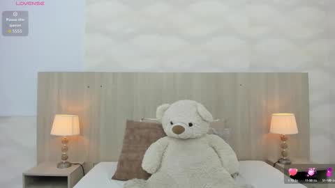   online show from 18, 9, 2025