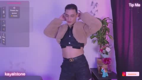 Snapshot of kayalstone chatting on 8, 3, 2026 Cattleya stone online show from 8, 3, 2026