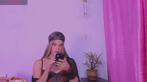 Snapshot of kayalstone chatting on 17, 4, 2026 Cattleya stone online show from 17, 4, 2026