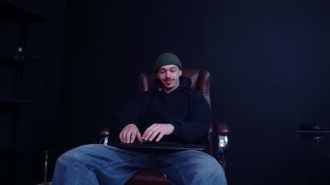 Snapshot of kaydendrew chatting on 16, 12, 2025 KaydenDrew online show from 16, 12, 2025