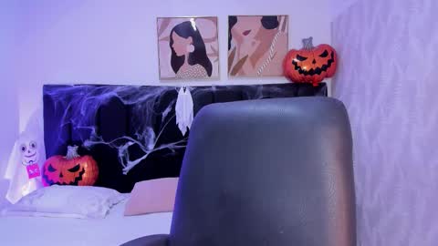 Kayla  online show from 31, 10, 2025