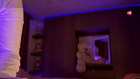 Snapshot of kaylacollins1 chatting on 8, 3, 2025 Kayla online show from 8, 3, 2025