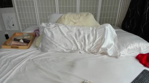 Kayla Cruise online show from 30, 12, 2024