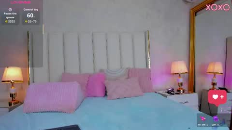 kayladavies_ online show from 25, 6, 2026