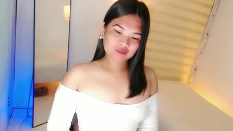 Y O U R        F U T U R E       K A Y L E E  online show from 13, 2, 2025