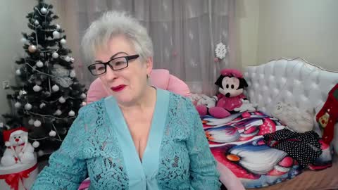 kaylesmoll online show from 4, 1, 2025