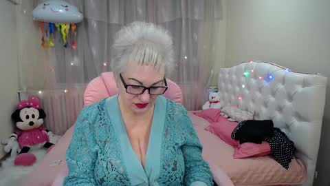 kaylesmoll online show from 22, 1, 2025