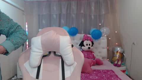 kaylesmoll online show from 19, 9, 2025