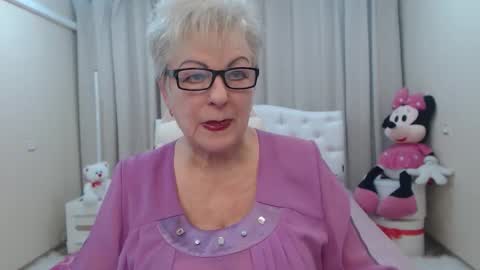 Snapshot of kaylesmoll chatting on 3, 3, 2026 kaylesmoll online show from 3, 3, 2026