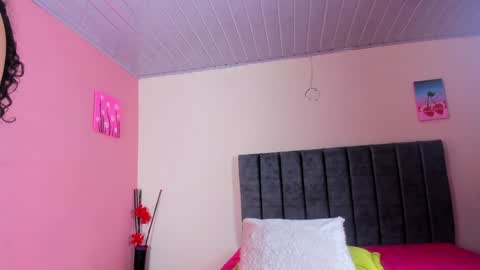 Snapshot of kayllaevans_ chatting on 8, 1, 2025 Kay online show from 8, 1, 2025