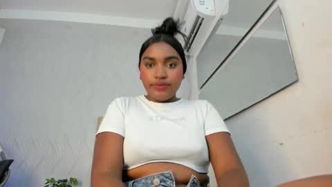 Snapshot of kayna_gomez chatting on 2, 11, 2025 Kayna online show from 2, 11, 2025