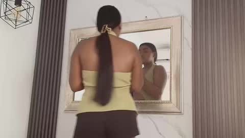 Snapshot of kayna_gomez chatting on 8, 11, 2025 Kayna online show from 8, 11, 2025