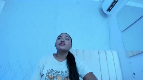 Snapshot of kayna_gomez chatting on 2, 12, 2025 Kayna online show from 2, 12, 2025