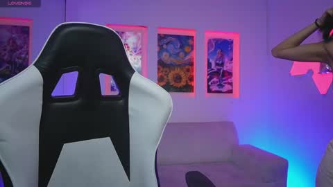 Kayra online show from 8, 11, 2025