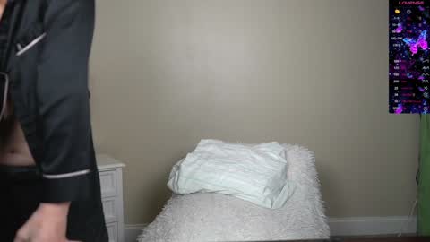 Snapshot of kb3301 chatting on 15, 12, 2024 EliandKylie online show from 15, 12, 2024