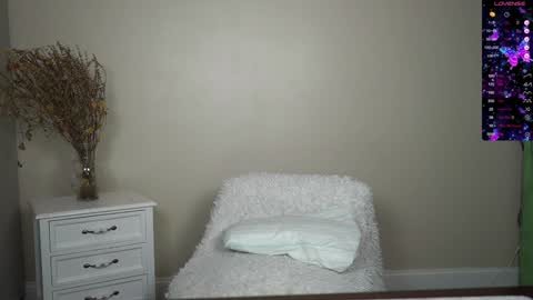 Snapshot of kb3301 chatting on 17, 12, 2024 EliandKylie online show from 17, 12, 2024