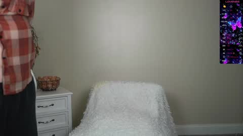 Snapshot of kb3301 chatting on 27, 12, 2024 EliandKylie online show from 27, 12, 2024