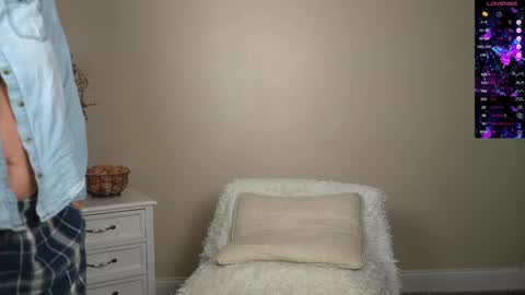 Snapshot of kb3301 chatting on 31, 12, 2024 EliandKylie online show from 31, 12, 2024