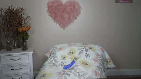 Snapshot of kb3301 chatting on 10, 9, 2025 EliandKylie online show from 10, 9, 2025