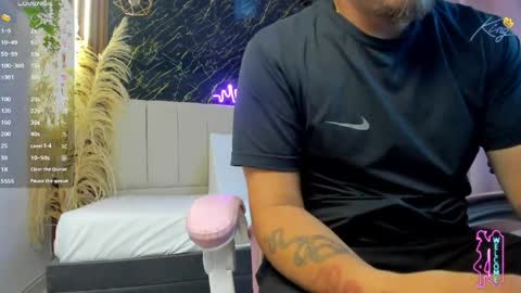 Snapshot of keane_lee_ chatting on 8, 4, 2026 Keane online show from 8, 4, 2026