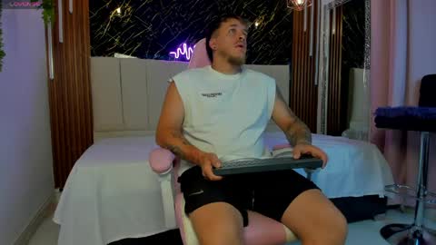 Snapshot of keane_lee_ chatting on 17, 4, 2026 Keane online show from 17, 4, 2026