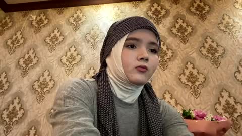 Snapshot of keeleylandrie chatting on 8, 4, 2026 Kate online show from 8, 4, 2026