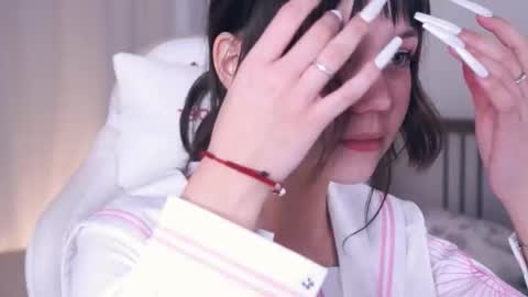 Snapshot of keira_nightly chatting on 27, 11, 2025 Kira online show from 27, 11, 2025