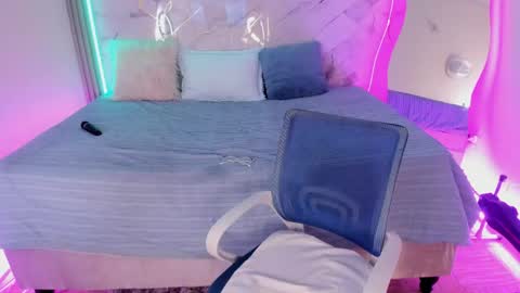 Keisy  online show from 17, 4, 2026