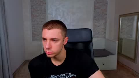 Snapshot of kellenwest chatting on 17, 5, 2026 KellenWest online show from 17, 5, 2026