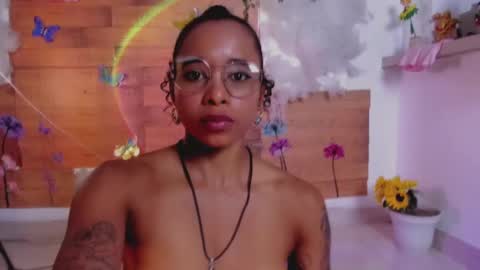 Snapshot of kelly__thomson chatting on 14, 12, 2024 kelly__thomson online show from 14, 12, 2024