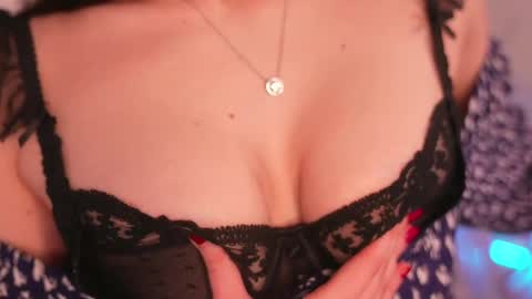  KELLY  online show from 9, 3, 2025