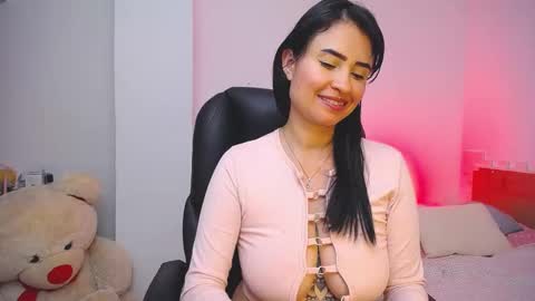 Snapshot of kelly_richardson1 chatting on 19, 2, 2025 elena online show from 19, 2, 2025