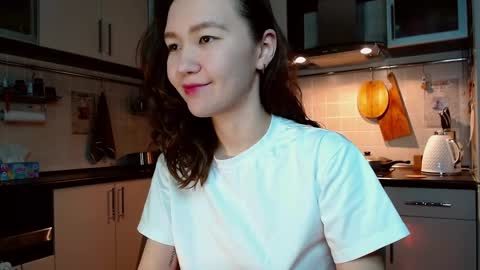 Snapshot of kelly_yon chatting on 12, 3, 2025 Kelly online show from 12, 3, 2025