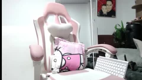 Snapshot of kellyandkataleya chatting on 19, 9, 2025 kelly  kata Lovense is on PVT ALWAYS OPEN  online show from 19, 9, 2025
