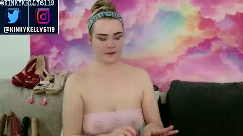 Snapshot of kellylynn76 chatting on 18, 9, 2025 kellylynn76 online show from 18, 9, 2025