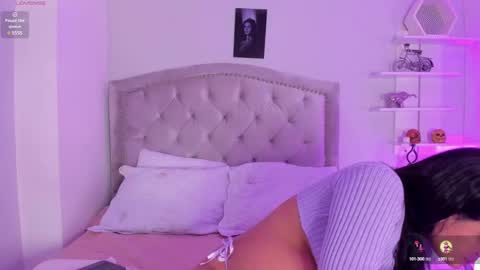 kellyMillian  online show from 8, 1, 2025