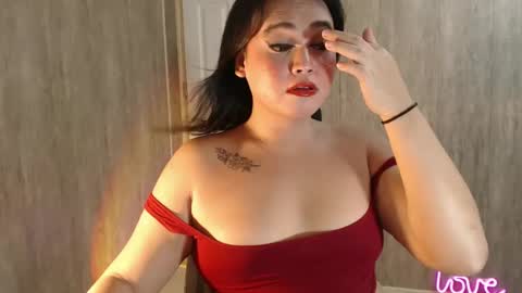 KELLY MCDOLEN online show from 8, 3, 2025
