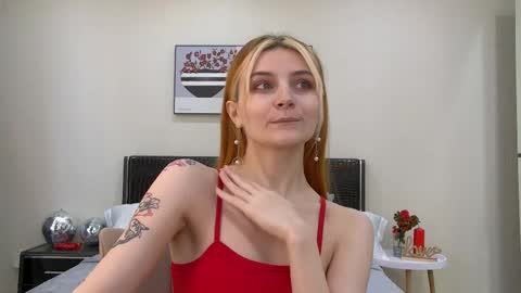 Kelly Stoneys online show from 9, 3, 2025