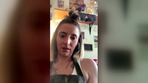 Snapshot of kellyy_marieee13 chatting on 4, 5, 2026 kellyy_marieee13 online show from 4, 5, 2026
