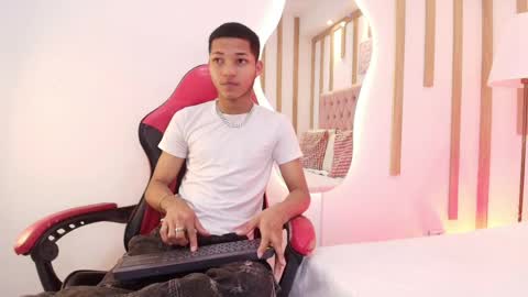 Snapshot of kelvin_josue chatting on 5, 4, 2026 Kelvin online show from 5, 4, 2026