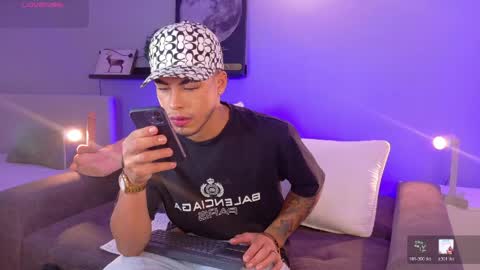 Snapshot of ken_boy_ chatting on 28, 4, 2026 online show from 28, 4, 2026